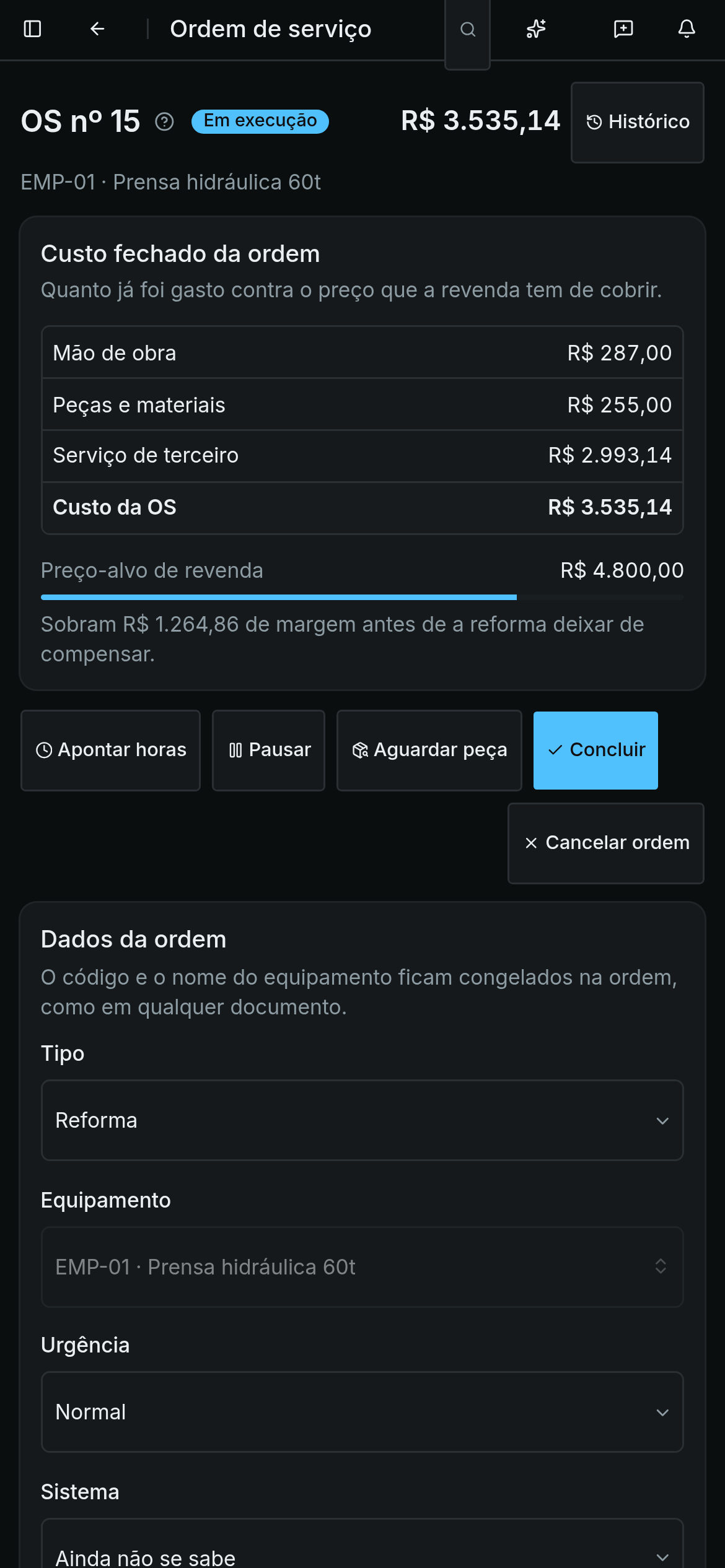 Ordem de serviço no celular, em modo escuro, com o custo contra o preço-alvo
